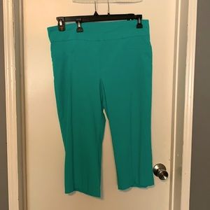 Green capris